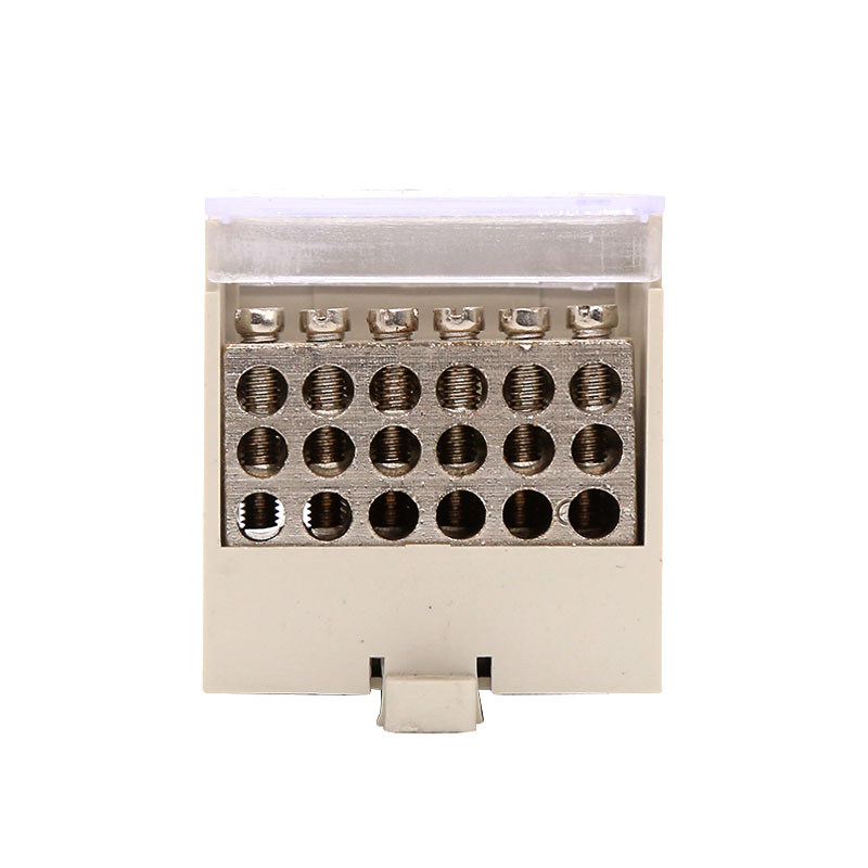 16051001 空開25-70左組合一進十八出